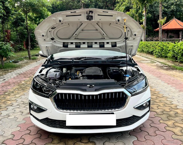 Second-hand 2022 Skoda Slavia 1.0 TSI Style BSVI for sale in New Delhi-7