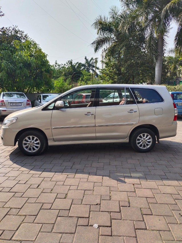 Second-hand 2012 Toyota Innova 2.5 G1 BSIV for sale in Pune-10