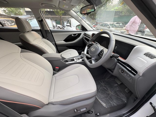 Second-hand 2025 Hyundai Creta SX Premium iVT for sale in Thane-13
