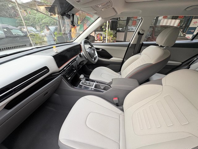 Second-hand 2025 Hyundai Creta SX Premium iVT for sale in Thane-9