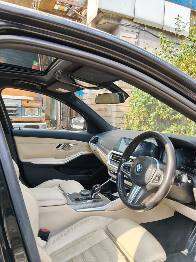 Second-hand 2020 BMW 3 Series 330i M Sport for sale in New Delhi-2
