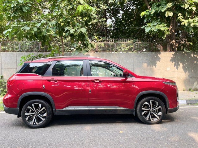 Second-hand 2024 MG Hector Plus Sharp Pro CVT 2023-2025 for sale in New Delhi-1