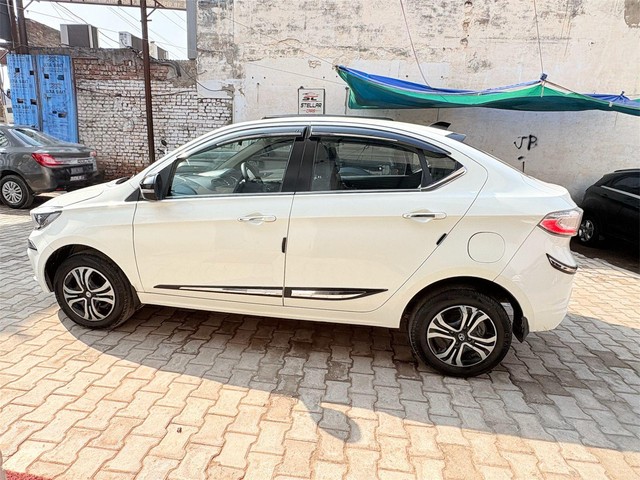Second-hand 2023 Tata Tigor XZ Plus CNG for sale in Agra-2