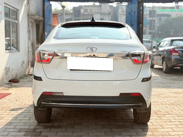 Second-hand 2023 Tata Tigor XZ Plus CNG for sale in Agra-1