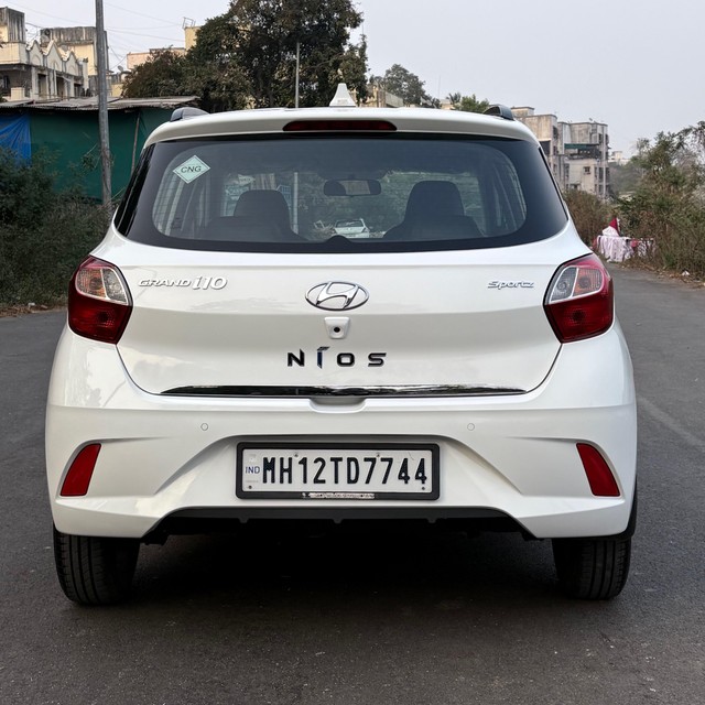 Second-hand 2021 Hyundai Grand i10 Nios Sportz CNG for sale in Pune-2