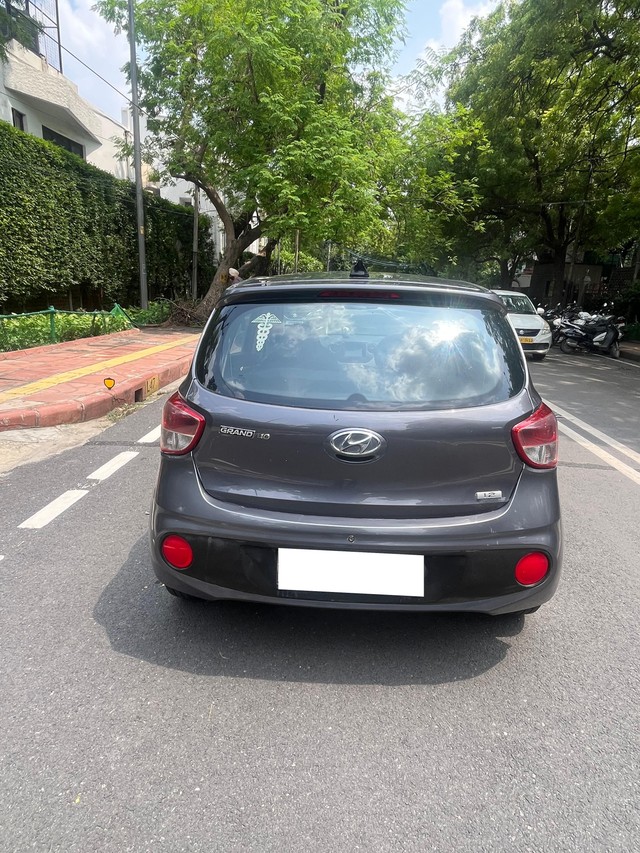 Second-hand 2017 Hyundai Grand i10 Magna for sale in New Delhi-2