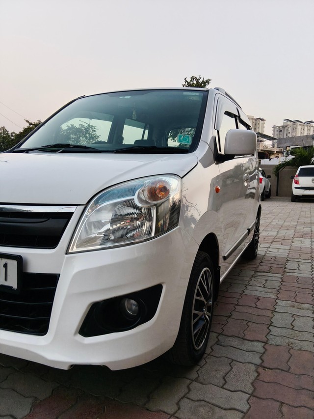 Second-hand 2016 Maruti Wagon R LXI BS IV for sale in Rajkot-3