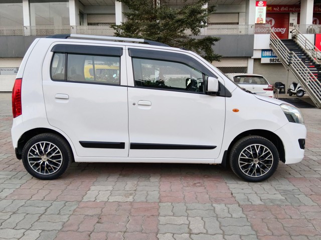 Second-hand 2016 Maruti Wagon R LXI BS IV for sale in Rajkot-8