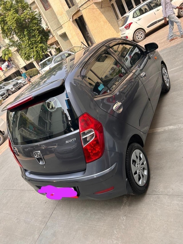 Second-hand 2016 Hyundai i10 Sportz 1.1L for sale in New Delhi-2