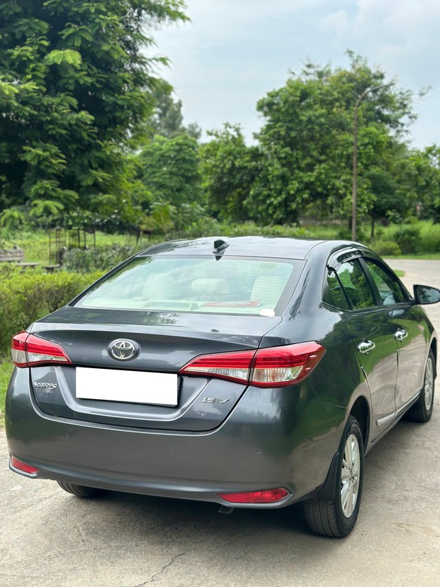 Second-hand 2018 Toyota Yaris G CVT BSIV for sale in New Delhi-2