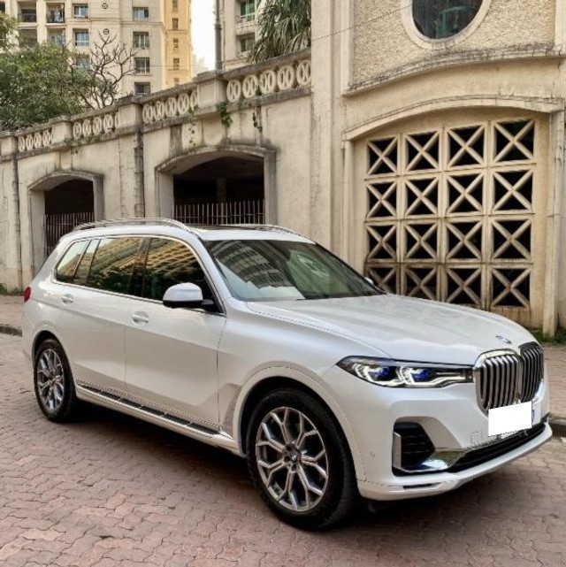 Second-hand 2022 BMW X7 xDrive30d DPE Signature for sale in Mumbai-7