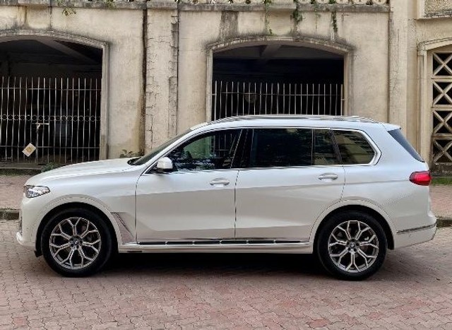 Second-hand 2022 BMW X7 xDrive30d DPE Signature for sale in Mumbai-3