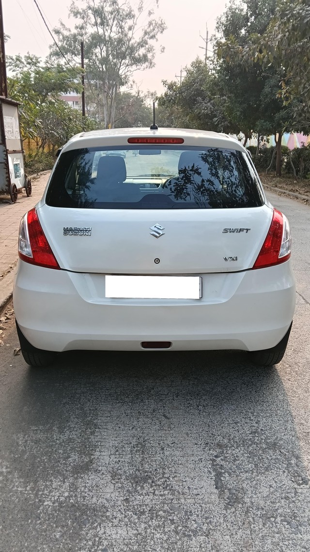 Second-hand 2016 Maruti Swift VXI for sale in Dewas-2