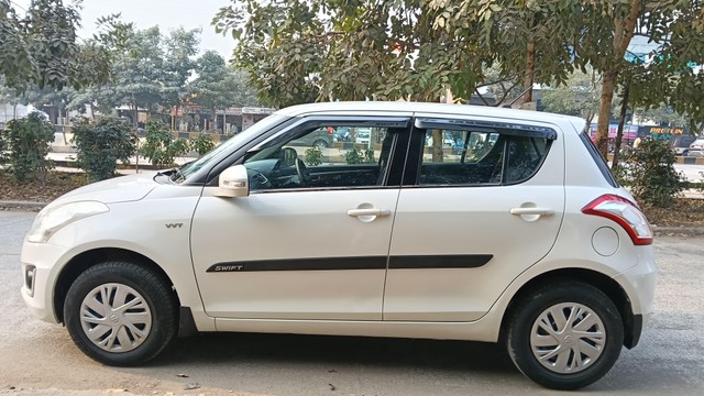 Second-hand 2016 Maruti Swift VXI for sale in Dewas-3
