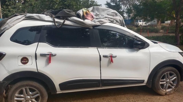 Second-hand 2023 Renault Triber RXZ for sale in Alwar-4