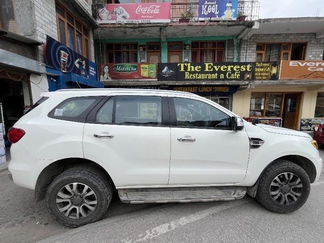 Second-hand 2021 Ford Endeavour Titanium Plus 4X2 AT for sale in Kanpur-1