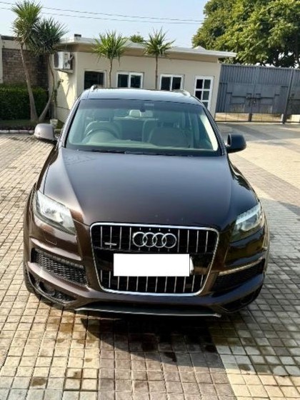 Second-hand 2015 Audi Q7 35 TDI Quattro Premium for sale in Ludhiana