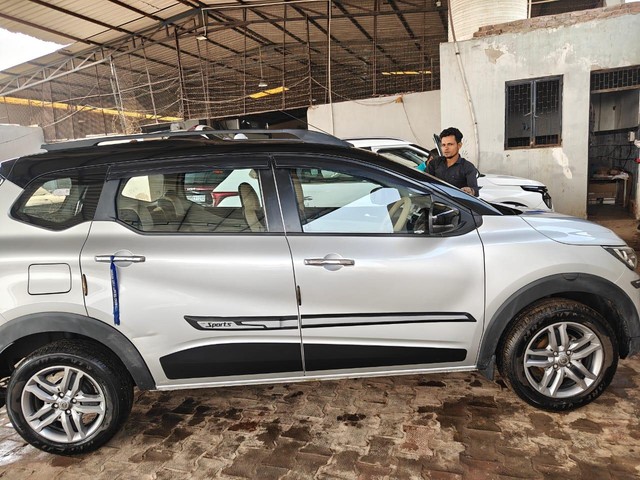 Second-hand 2025 Renault Triber RXZ for sale in Mathura-0