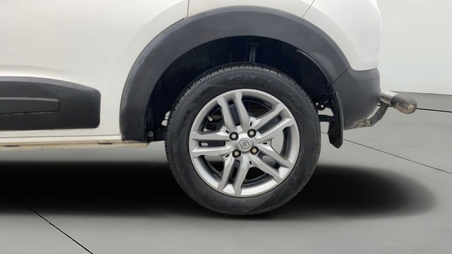 Second-hand 2022 Renault Triber RXZ BSVI for sale in Lucknow-27