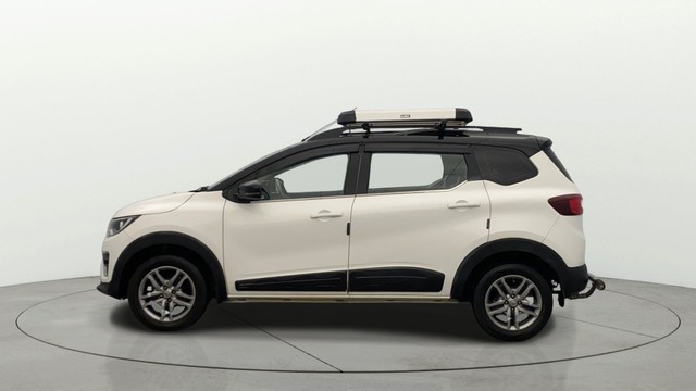 Second-hand 2022 Renault Triber RXZ BSVI for sale in Lucknow-5