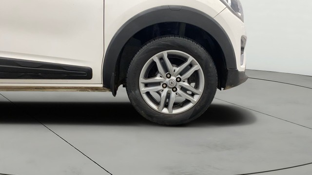 Second-hand 2022 Renault Triber RXZ BSVI for sale in Lucknow-24