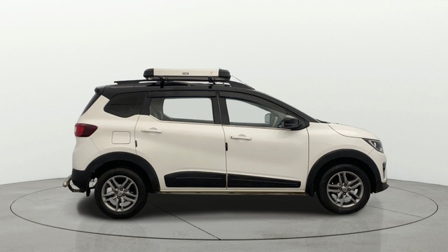 Second-hand 2022 Renault Triber RXZ BSVI for sale in Lucknow-1