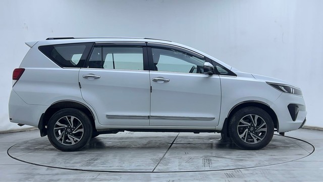 Second-hand 2022 Toyota Innova Crysta 2.7 VX 7 STR for sale in Hyderabad-2