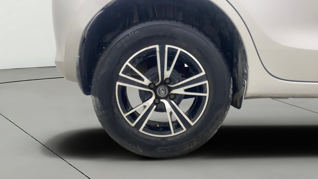 Second-hand 2018 Maruti Swift VXI AMT for sale in Gulbarga-24