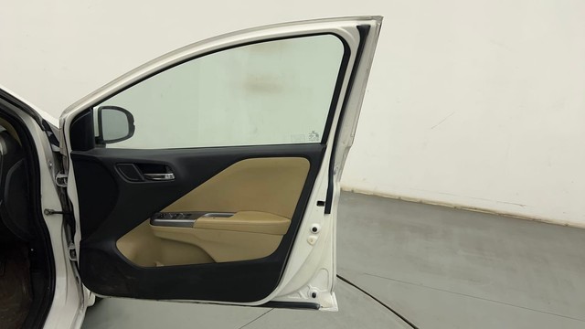 Second-hand 2015 Honda City VX MT for sale in Mumbai-16