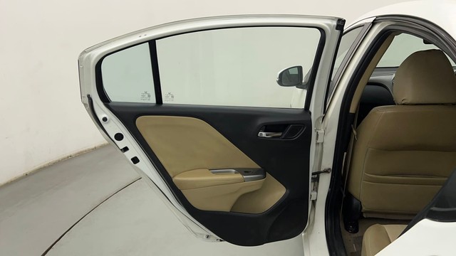 Second-hand 2015 Honda City VX MT for sale in Mumbai-29