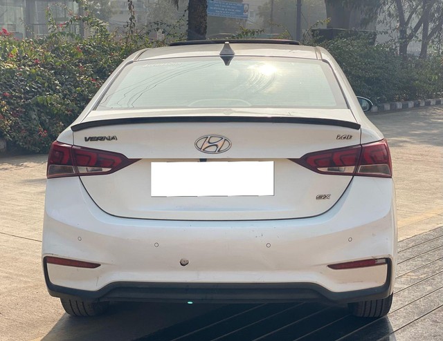 Second-hand 2019 Hyundai Verna CRDi 1.6 AT SX for sale in New Delhi-1