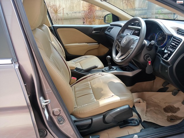 Second-hand 2017 Honda City V MT AVN for sale in Kochi-5