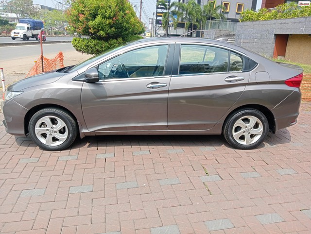 Second-hand 2017 Honda City V MT AVN for sale in Kochi-2