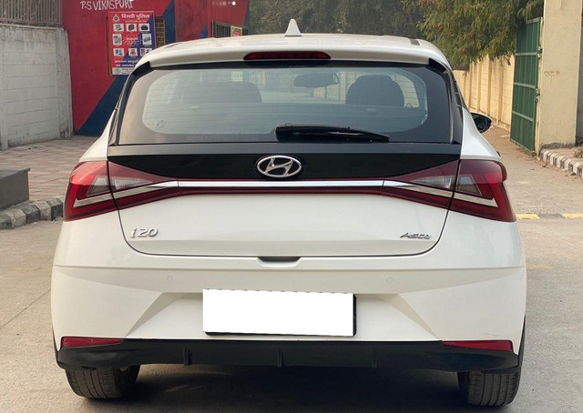 Second-hand 2022 Hyundai i20 Asta Opt BSVI for sale in New Delhi-1