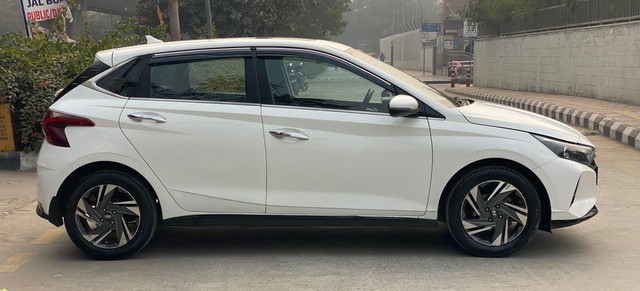 Second-hand 2022 Hyundai i20 Asta Opt BSVI for sale in New Delhi-6
