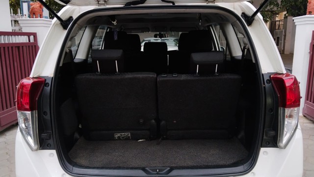 Second-hand 2016 Toyota Innova Crysta 2.4 G MT 8S BSIV for sale in Coimbatore-14