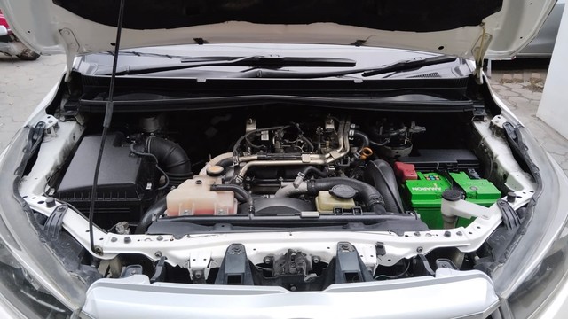 Second-hand 2016 Toyota Innova Crysta 2.4 G MT 8S BSIV for sale in Coimbatore-7