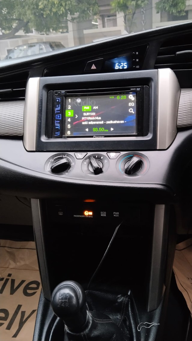 Second-hand 2016 Toyota Innova Crysta 2.4 G MT 8S BSIV for sale in Coimbatore-12