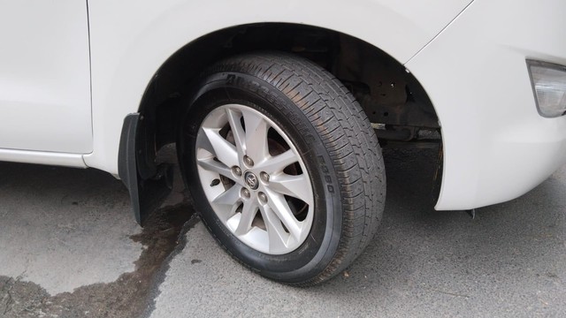 Second-hand 2016 Toyota Innova Crysta 2.4 G MT 8S BSIV for sale in Coimbatore-13