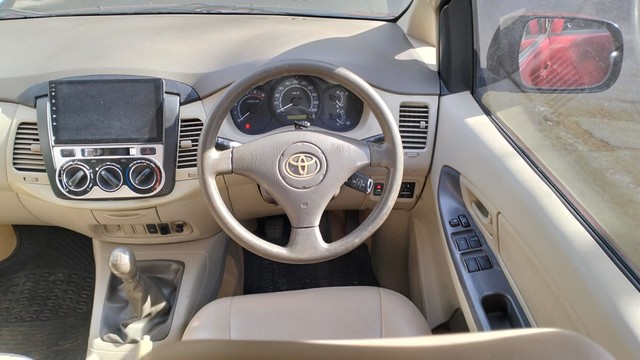 Second-hand 2010 Toyota Innova 2.5 G4 Diesel 8-seater for sale in Coimbatore-12
