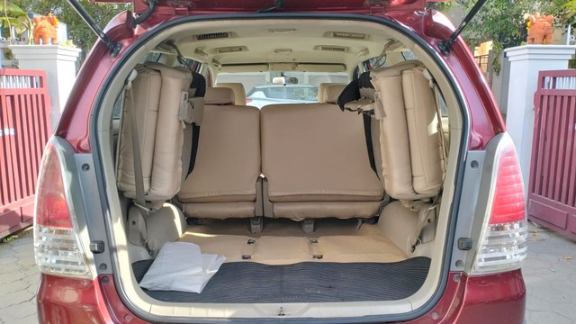 Second-hand 2010 Toyota Innova 2.5 G4 Diesel 8-seater for sale in Coimbatore-10