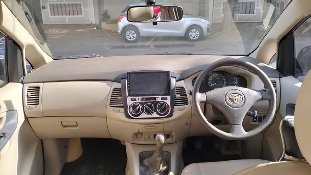 Second-hand 2010 Toyota Innova 2.5 G4 Diesel 8-seater for sale in Coimbatore-18