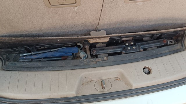 Second-hand 2015 Mahindra XUV500 W10 2WD for sale in Coimbatore-17