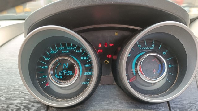 Second-hand 2015 Mahindra XUV500 W10 2WD for sale in Coimbatore-11