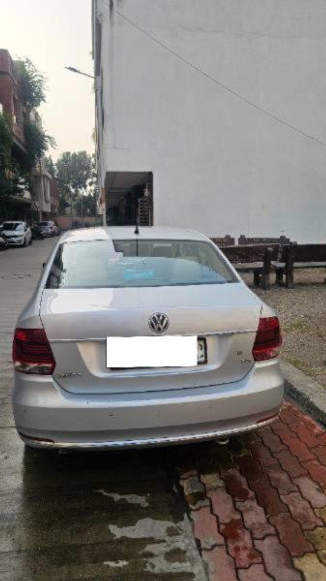 Second-hand 2017 Volkswagen Vento 1.5 TDI Highline AT for sale in Surat-2