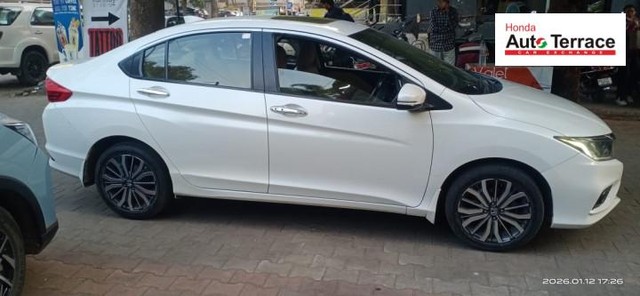 Second-hand 2018 Honda City i VTEC CVT VX for sale in Ahmedabad-3