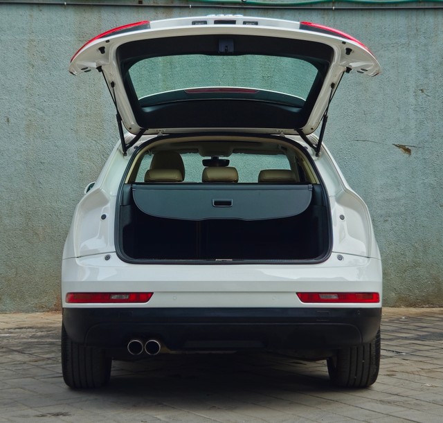 Second-hand 2018 Audi Q3 30 TFSI Premium FWD for sale in Mumbai-9