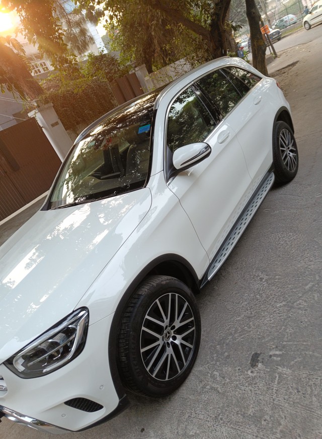 Second-hand 2020 Mercedes-Benz GLC 200 for sale in New Delhi-18