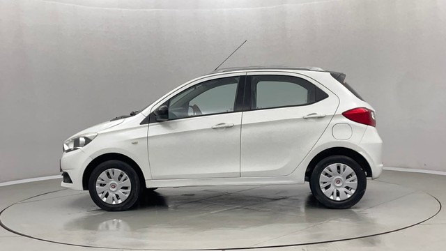 Second-hand 2017 Tata Tiago Wizz Edition Petrol for sale in Jaipur-6