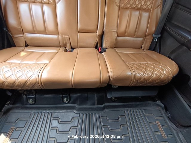 Second-hand 2018 Mahindra XUV500 AT W10 FWD for sale in Mumbai-2